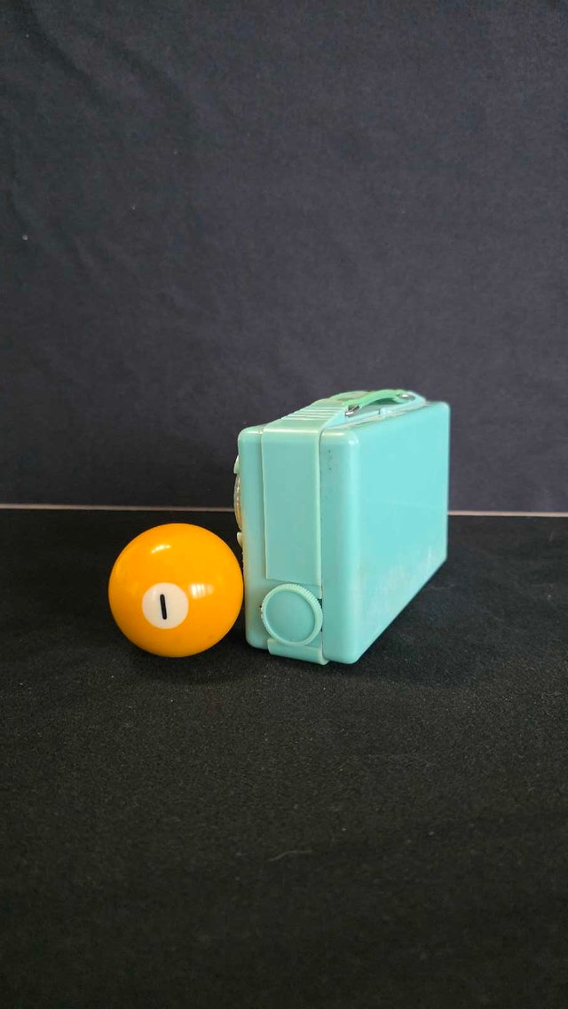 Rare Sea Foam Green Plaskon Portable Tube Radio - photo 4