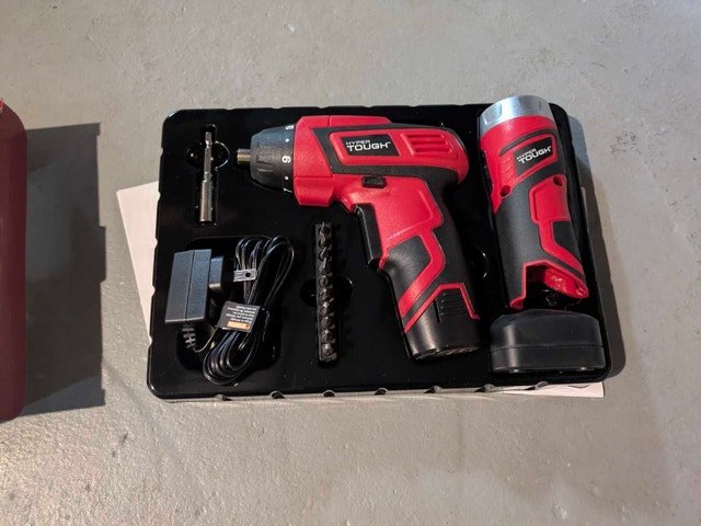 BRAND NEW Hyper Tough Cordless Screwdriver & Flashlight Combo - photo 2