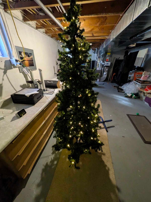 6ft LED lit Christmas Tree - photo 2