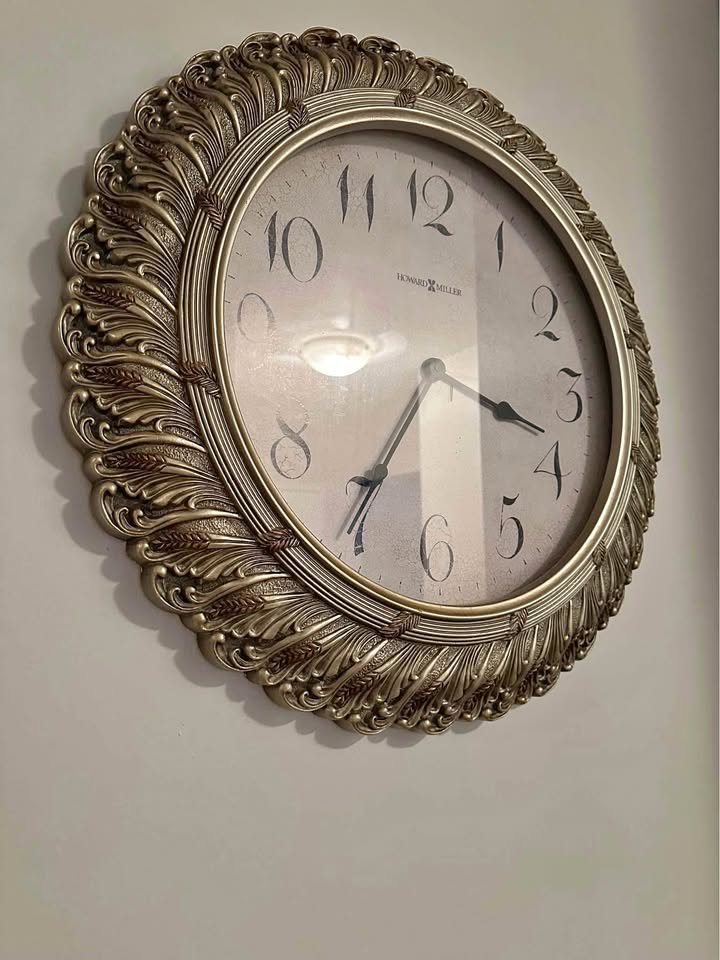 Large Wall clock
