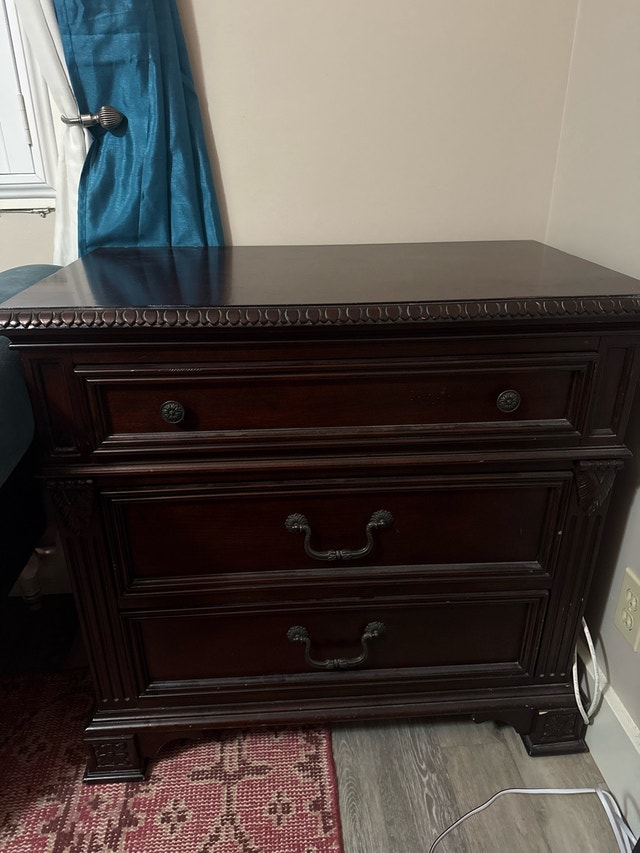 Kimball Armoire + 2 Bedside Tables - photo 3