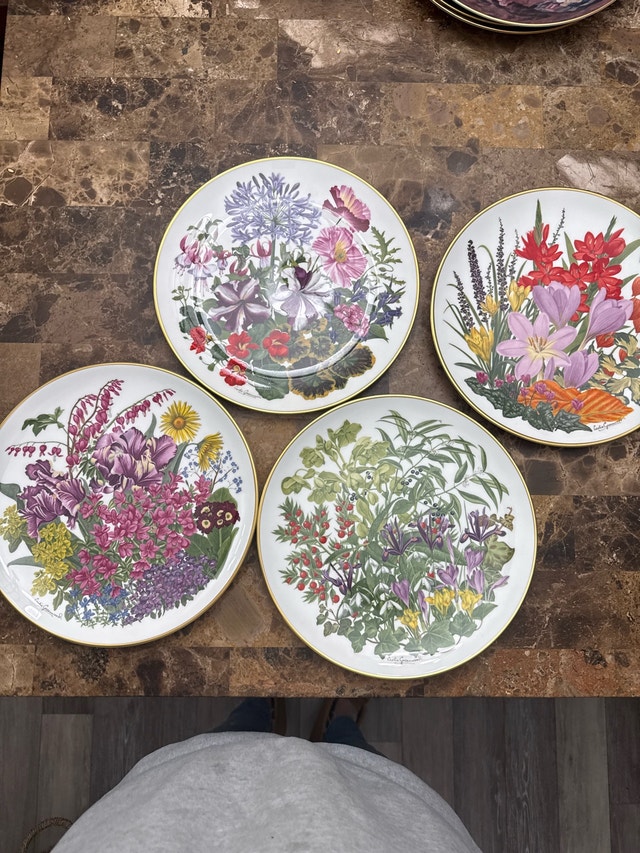 Flowers of the Year Franklin Plate Collection