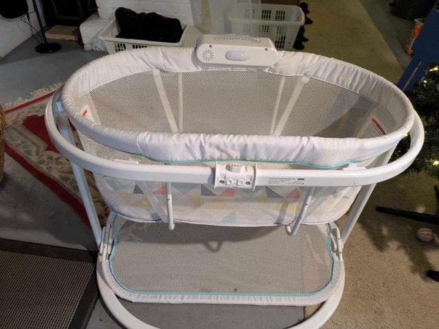 Fisher Price Bassinet - photo 2