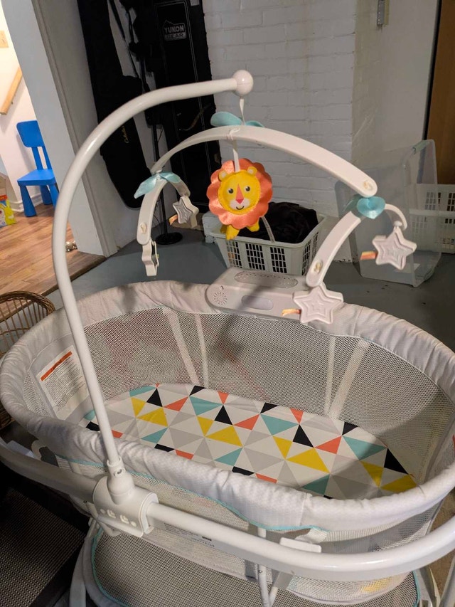 Fisher Price Bassinet - photo 3