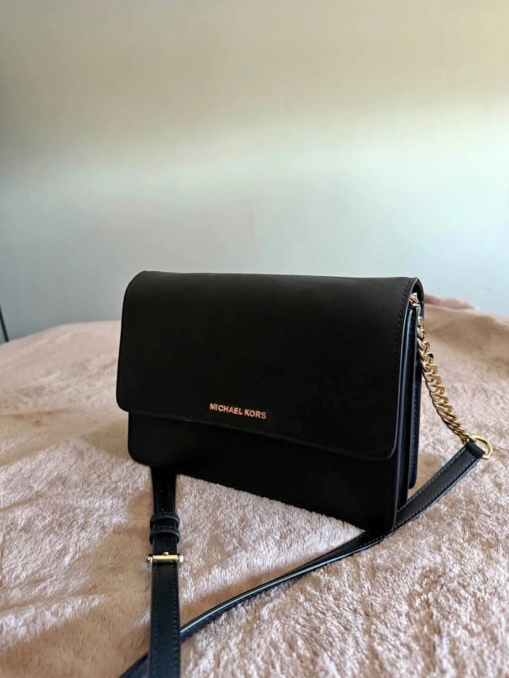 Michael Kors Daniela Large Saffiano Leather Crossbody Bag