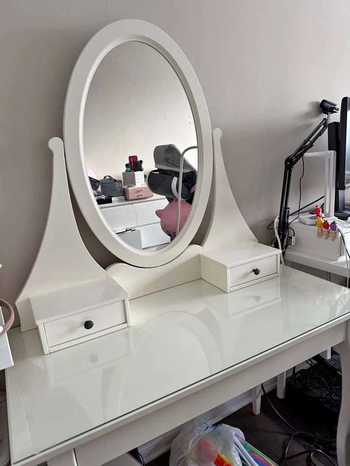 IKEA Hemnes Vanity in White