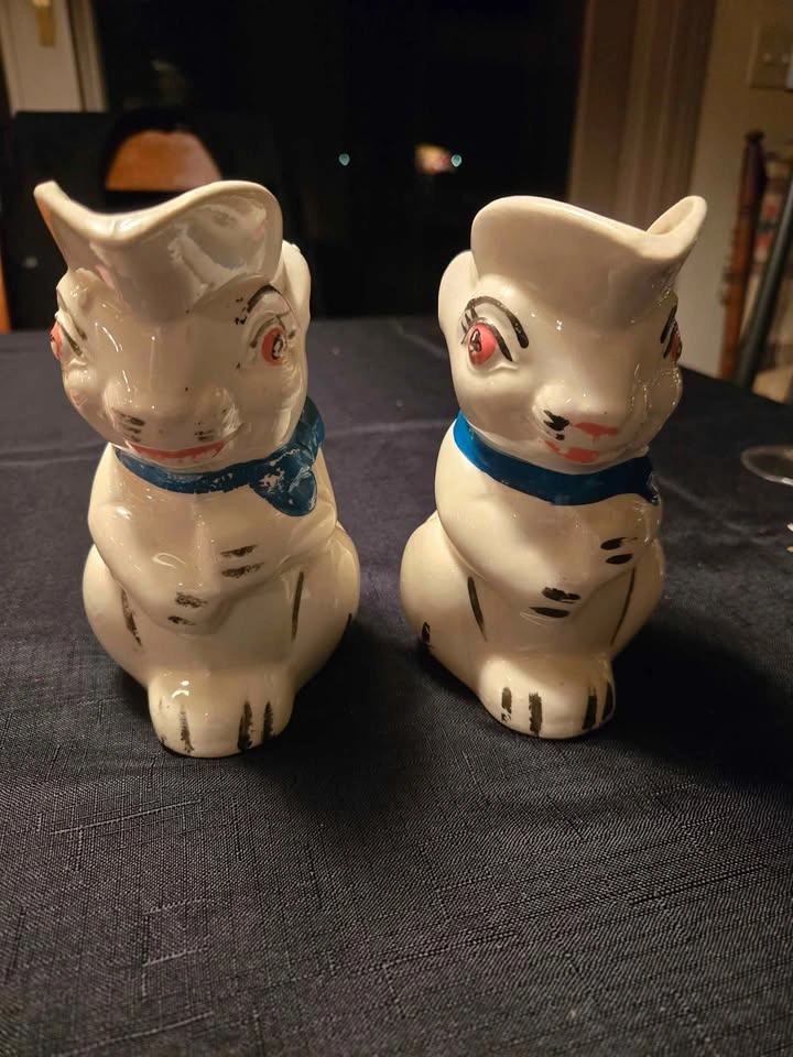 1940s Shawnee Bunny Pitcher Creamer - photo 2