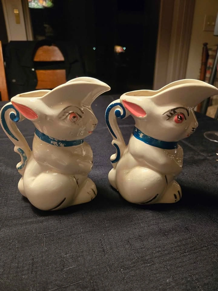 1940s Shawnee Bunny Pitcher Creamer - photo 3