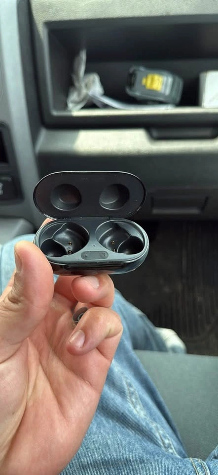 Samsung Galaxy Buds Case - photo 2