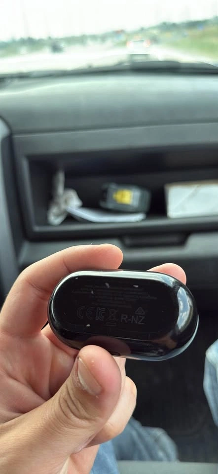 Samsung Galaxy Buds Case - photo 3