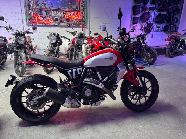 2023 Ducati Scrambler - Red, Excellent Condition, 55km - photo 3