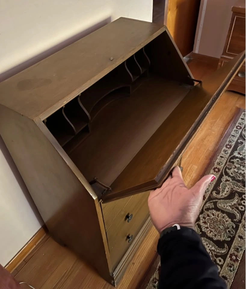 Vintage Wooden Secretary Desk/Dresser - photo 3