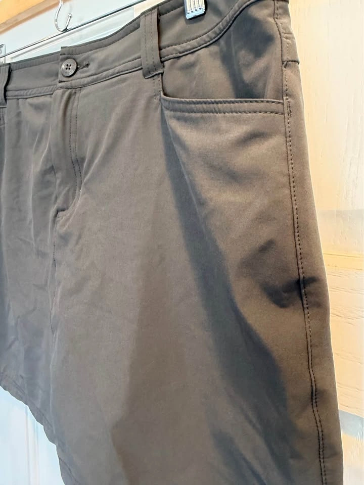 Like New Women’s Dark Grey Eddie Bauer Active Skort $15 - photo 3
