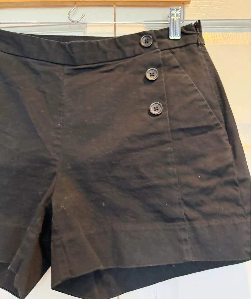 Women’s Black Size 6 Sailor Trouser Shorts $7 - photo 3