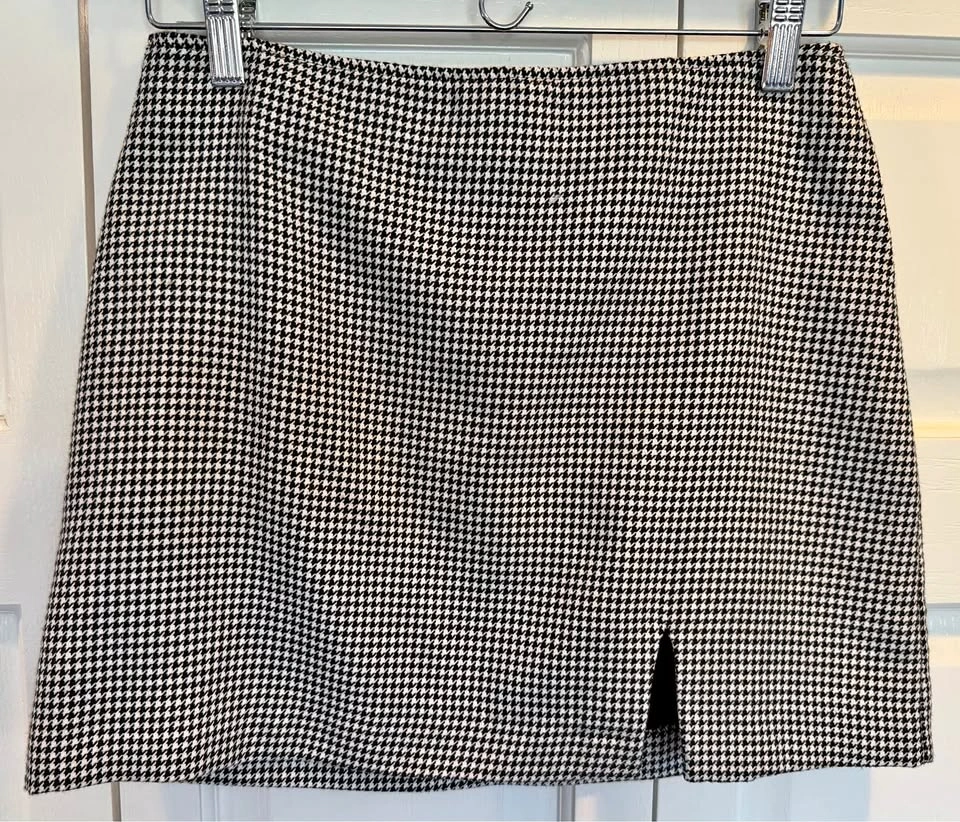 Like New Forever 21 Skirt Size Medium Black & White Checkered Li
