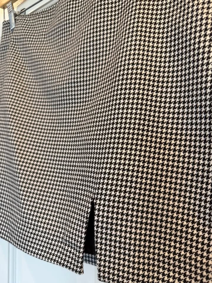 Like New Forever 21 Skirt Size Medium Black & White Checkered Li - photo 4