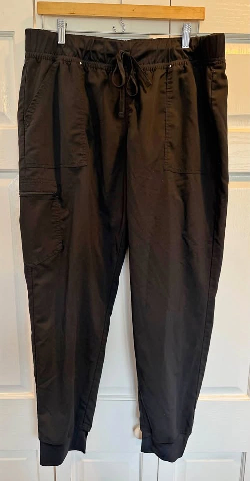 Like New Women’s Size Xl Black Cargo Joggers $10