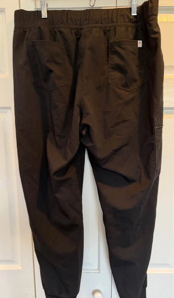 Like New Women’s Size Xl Black Cargo Joggers $10 - photo 2