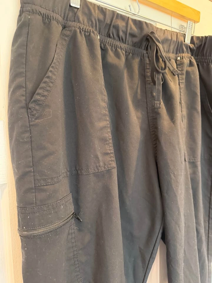 Like New Women’s Size Xl Black Cargo Joggers $10 - photo 4