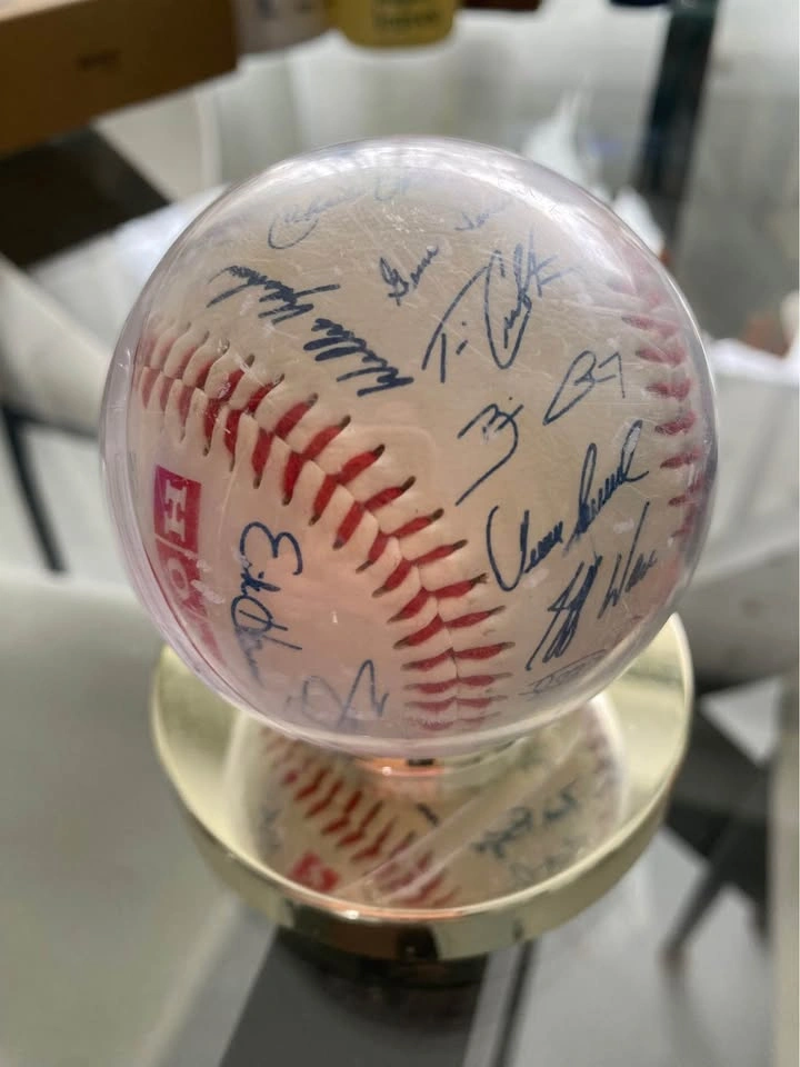 Throwback Signed Toronto Blue Jays Baseball - photo 2