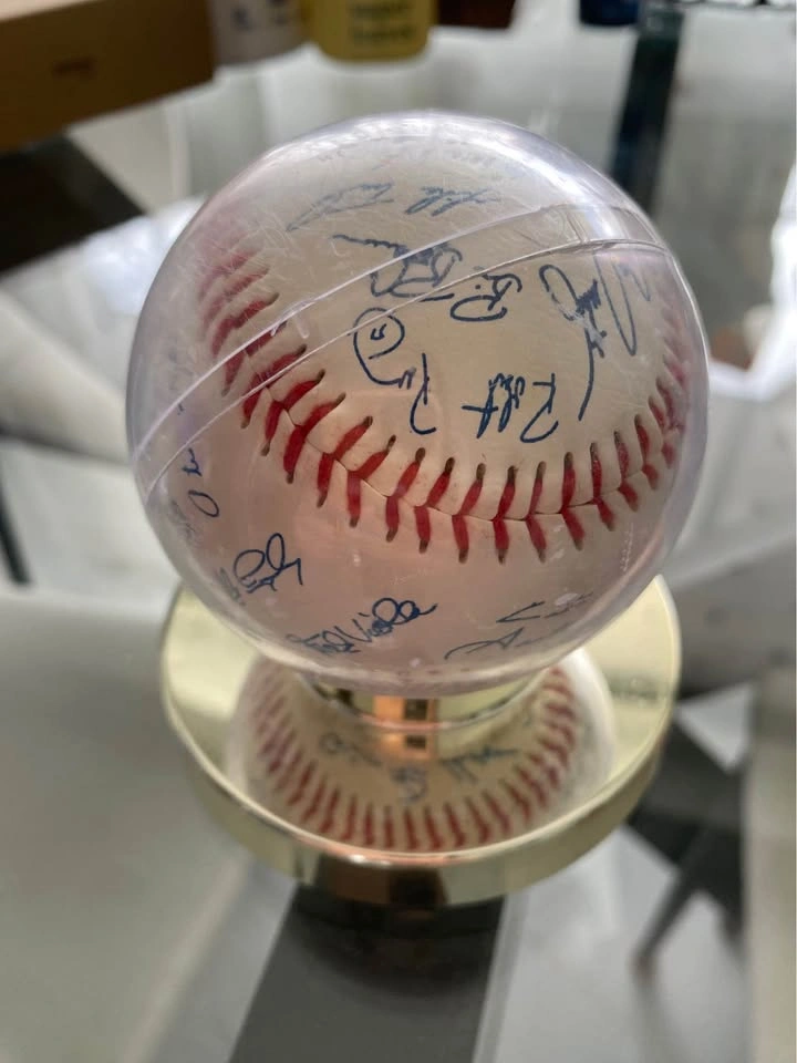 Throwback Signed Toronto Blue Jays Baseball - photo 3