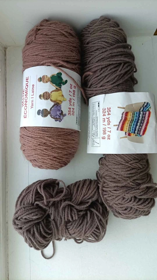 Yarn Lot - 10 - photo 2