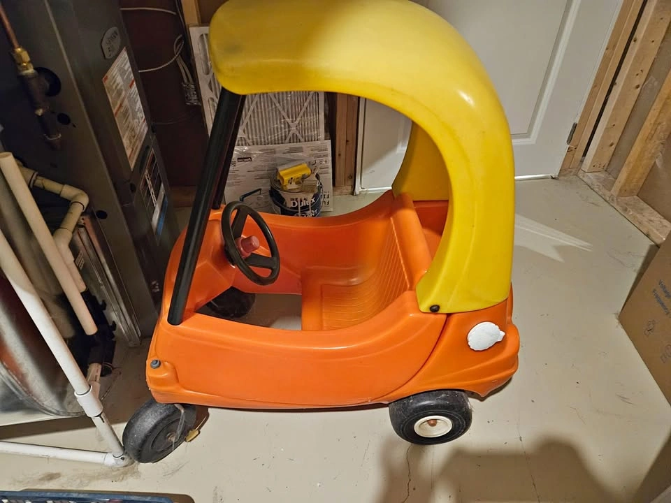 Child's Riding Car