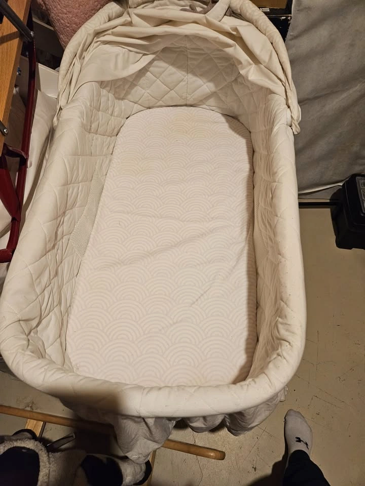 Beautiful White Bassinet - photo 3