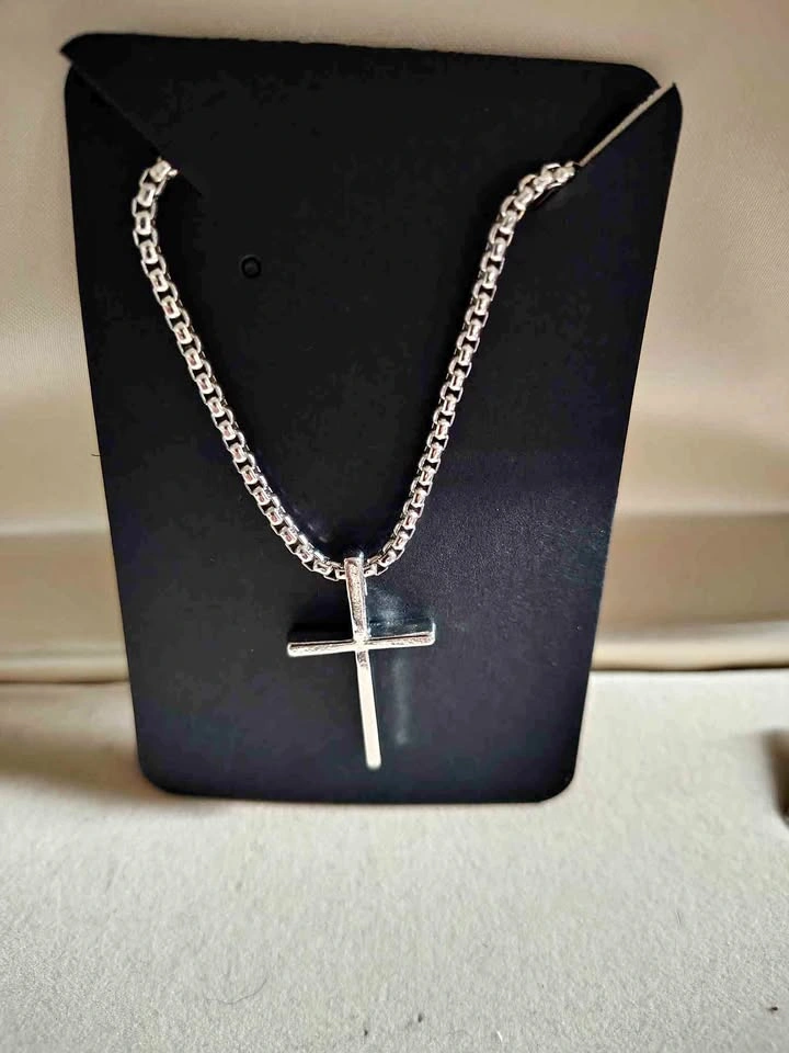 Premium Men's Cuban Chain Necklace - 18"