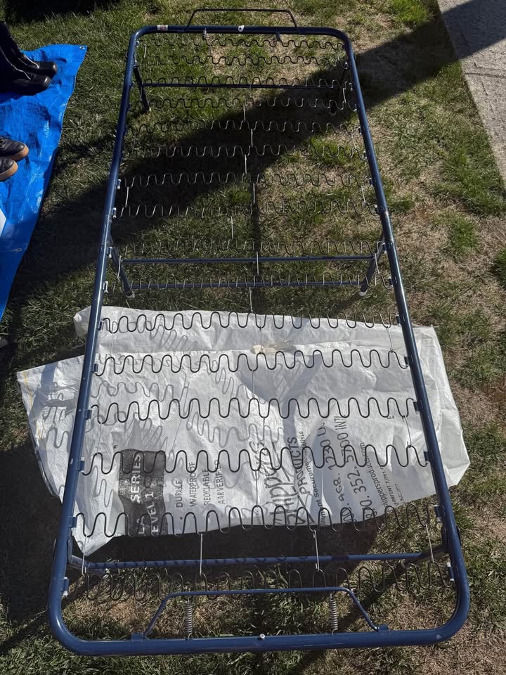 Metal Foldable Twin Sized Cot - photo 2