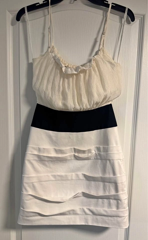 Black Halo Cream Ruffled Mini Dress Size 0