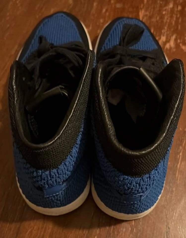 Jordan 1 Retro High Flyknit Royal – Size 8 - photo 4
