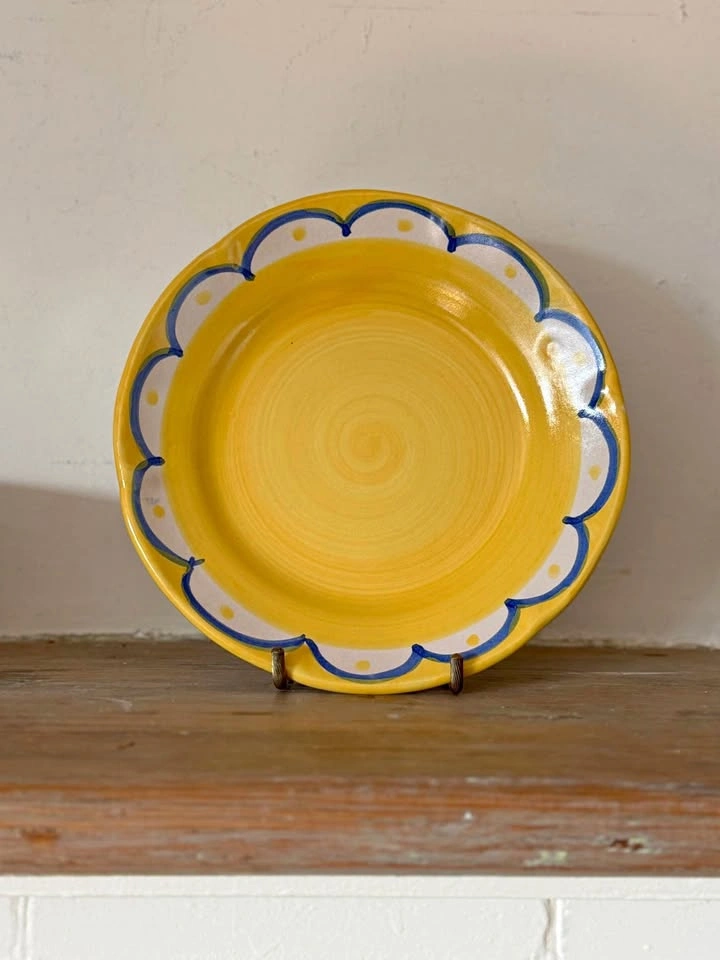 Solimene Vietri Italy Hand-Painted Scalloped Plate - Yellow Swir