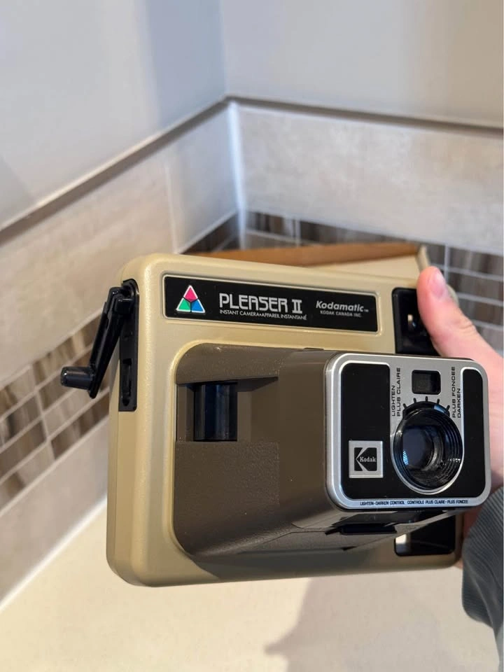 Vintage Kodak Instant Camera | Kodamatic Pleaser 2 | Untested - photo 4