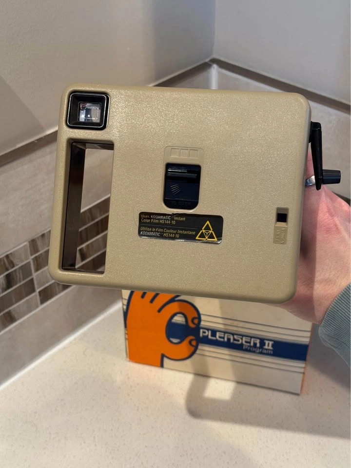 Vintage Kodak Instant Camera | Kodamatic Pleaser 2 | Untested - photo 5