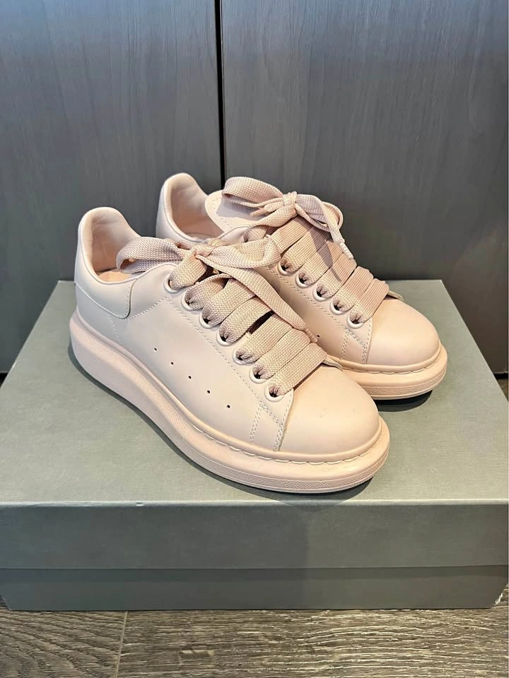 Alexander McQueen Sneaker (Women's) - Size 35