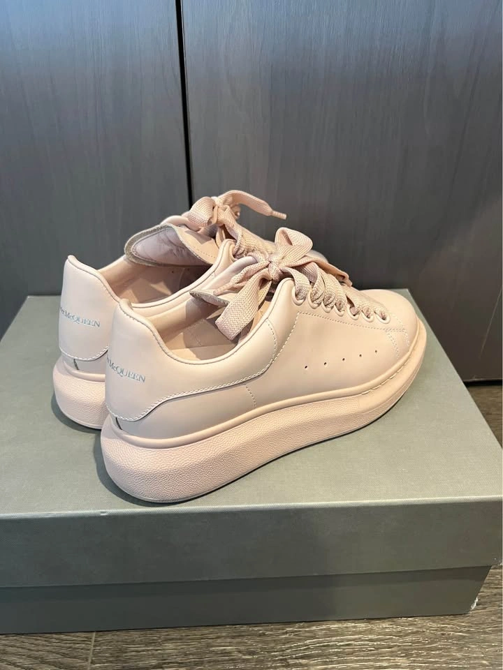 Alexander McQueen Sneaker (Women's) - Size 35 - photo 2