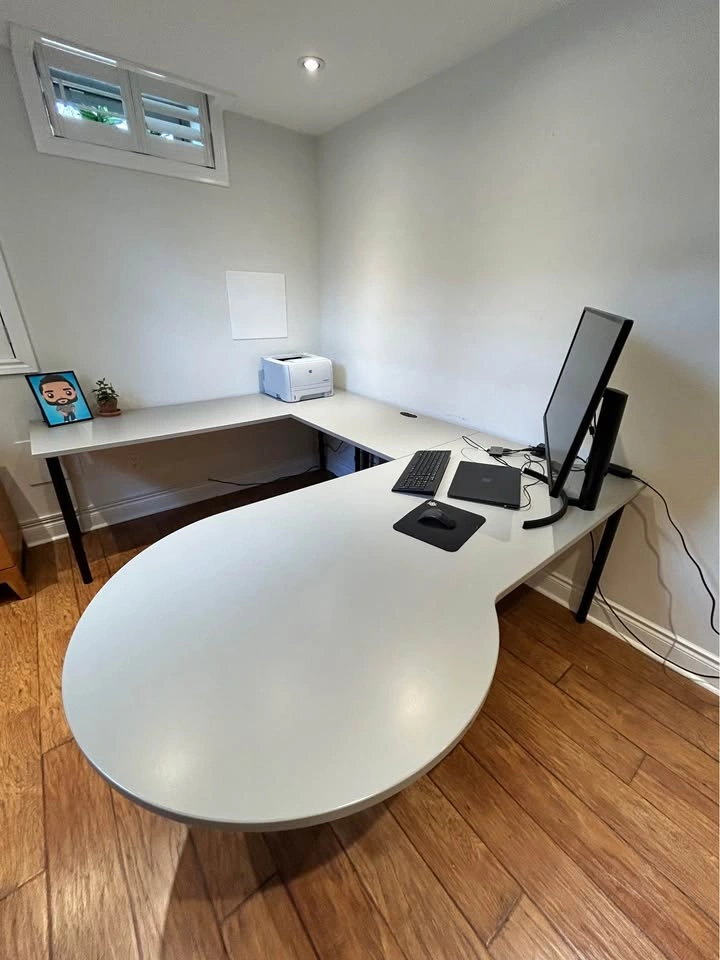 Modern U-Shaped Desk w/ Curved Front – Large Workspace - photo 2