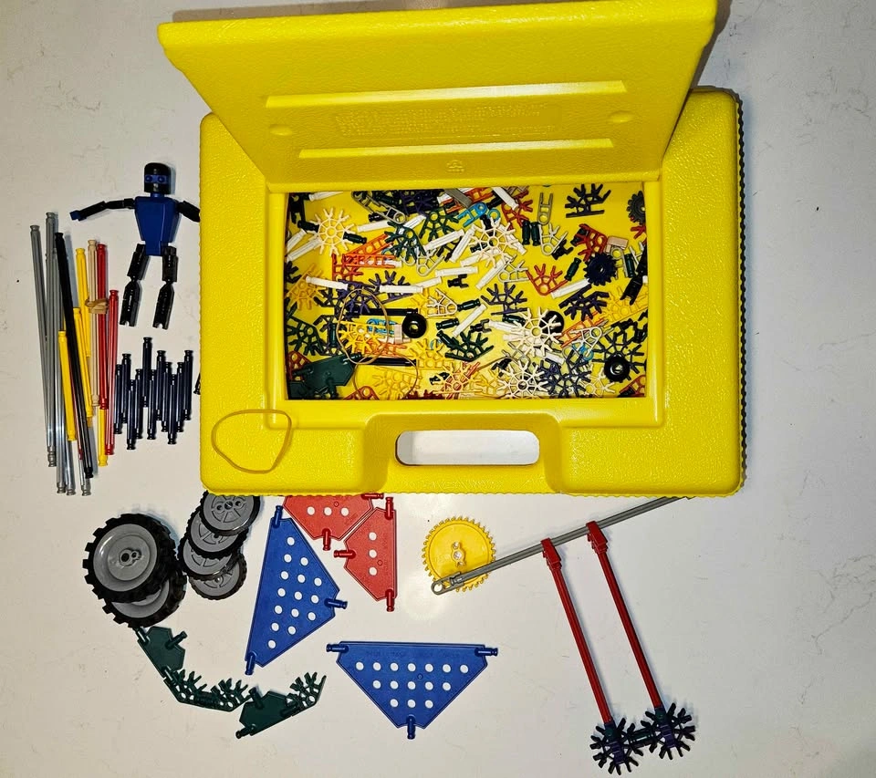 Vintage K'NEX Classic Case with Lots of Pieces - photo 2