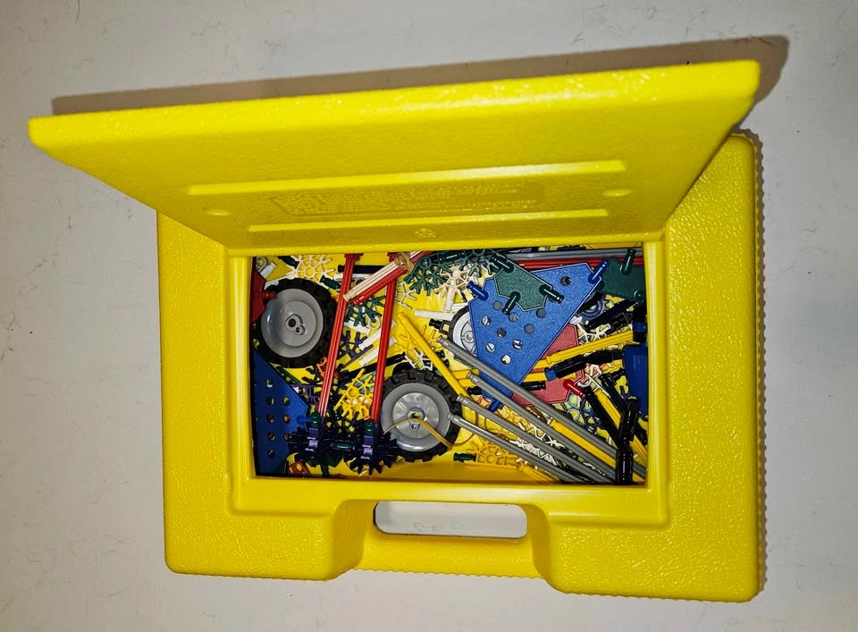 Vintage K'NEX Classic Case with Lots of Pieces - photo 3