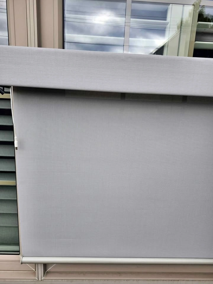 Brand New Motorized Roller Shade 46 1/4" X 45 1/2"