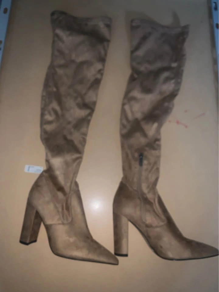GUESS Over-The-Knee Suede Boots Size 8 - photo 2