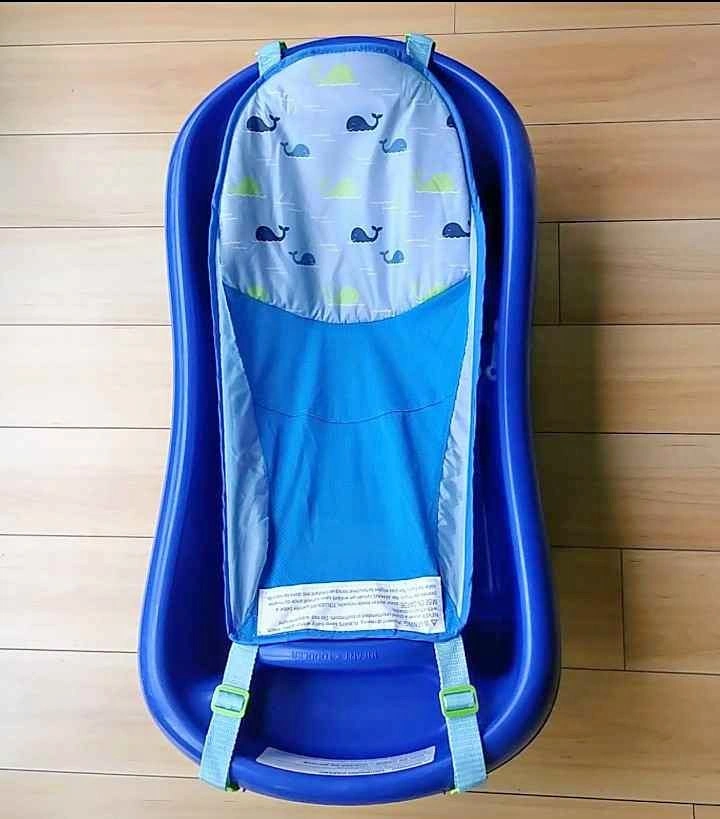 Bath time pack: Baby bathtub + hooded towel