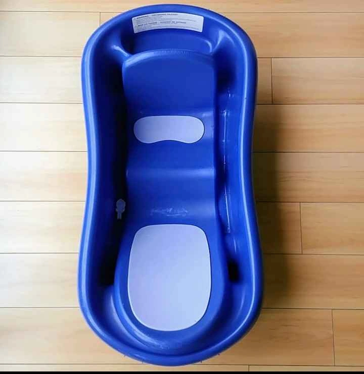 Bath time pack: Baby bathtub + hooded towel - photo 3