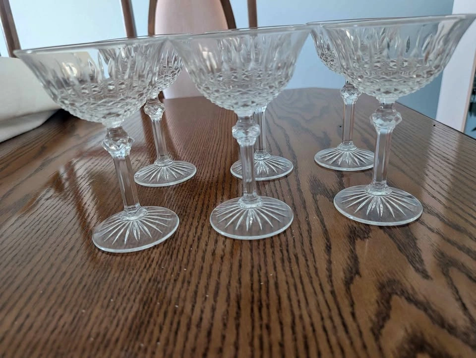 Set of 11 vintage style champagne coupes