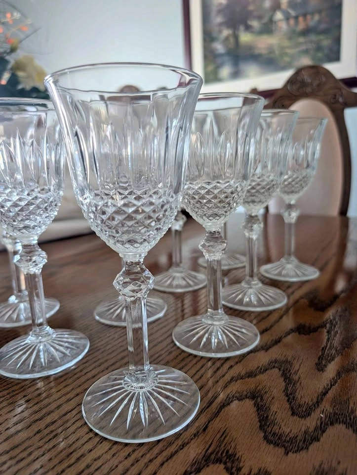 Set of 9 Saint Louis Tommy Red Wine Glasses