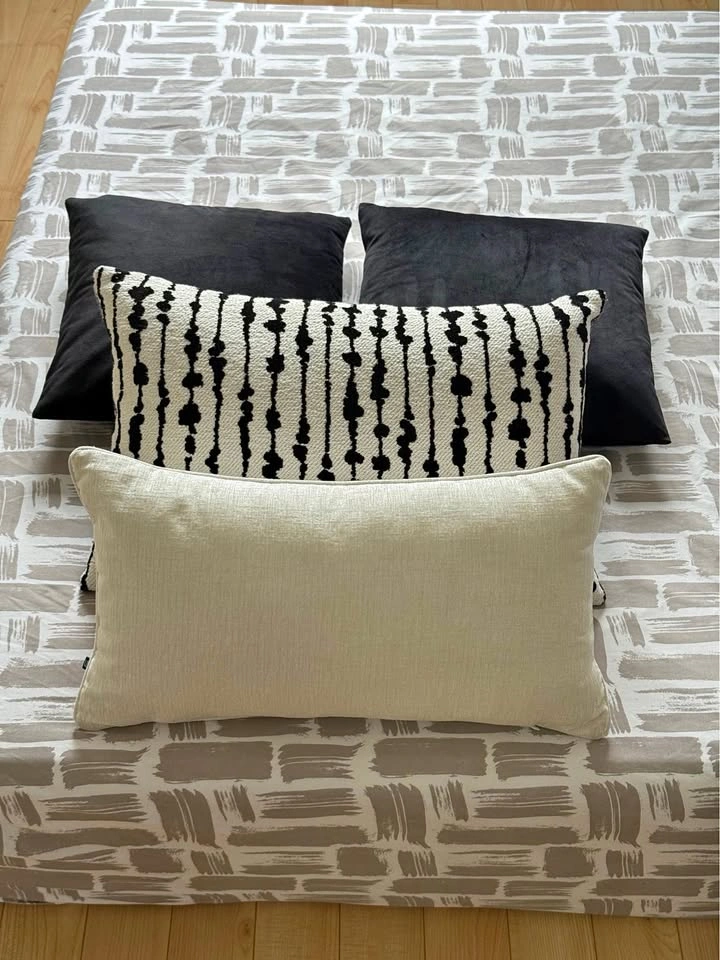 Set of 4 Decorative Cushions – Modern, Clean & Stylish