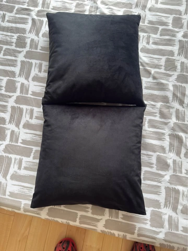 Set of 4 Decorative Cushions – Modern, Clean & Stylish - photo 5