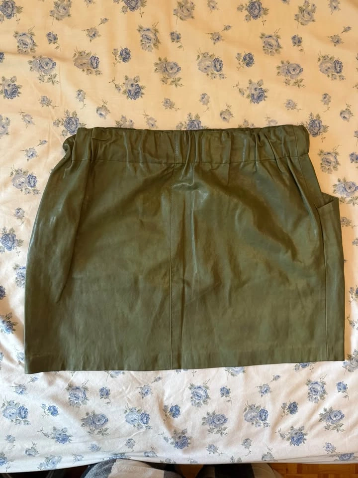 Zara Olive Green Faux Leather Skirt - Large - photo 4