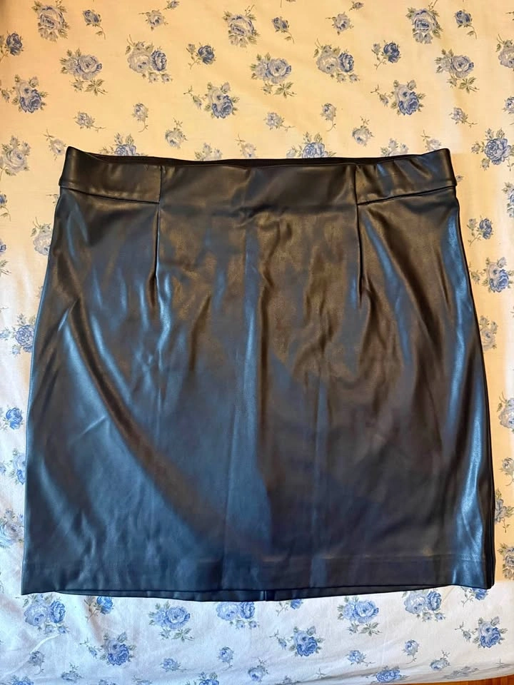 Dynamite Black Faux Leather Pull on Skirt Size Large